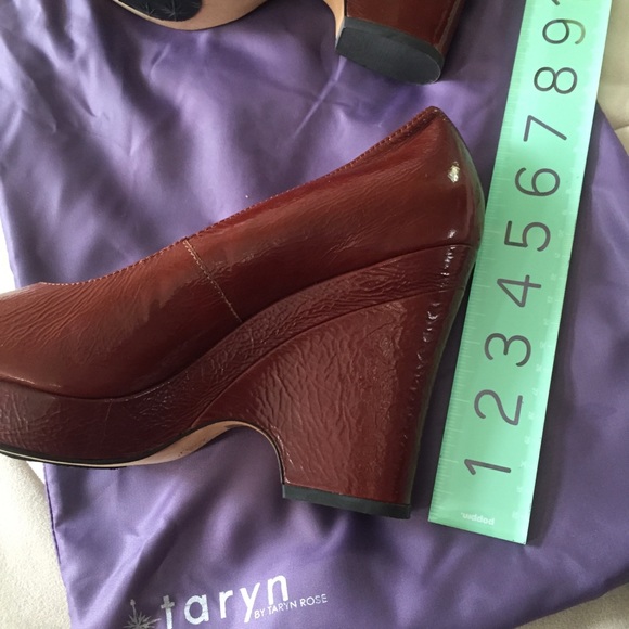 Taryn Rose Peep Toe Leather Wedges NWT - Picture 6 of 6